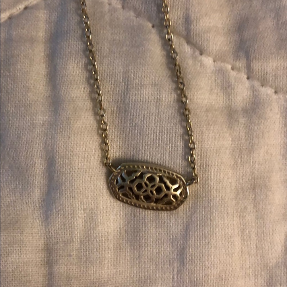 Kendra Scott necklace